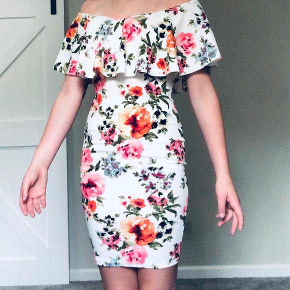 Rue21 Dresses & Skirts - Rue 21 Floral Body-Con Dress, size XS